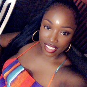 Meet your Posher, Simone